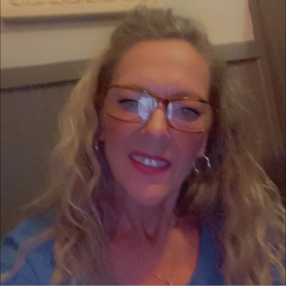 Meet your Posher, Cathy - Picture 1 of 1